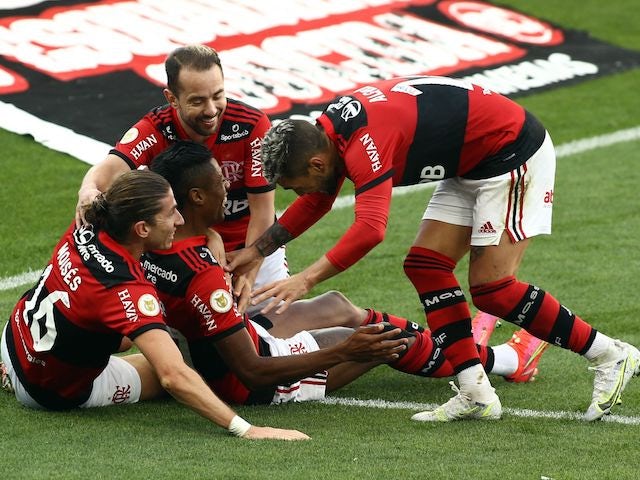 Flamengo vence Cuiabá